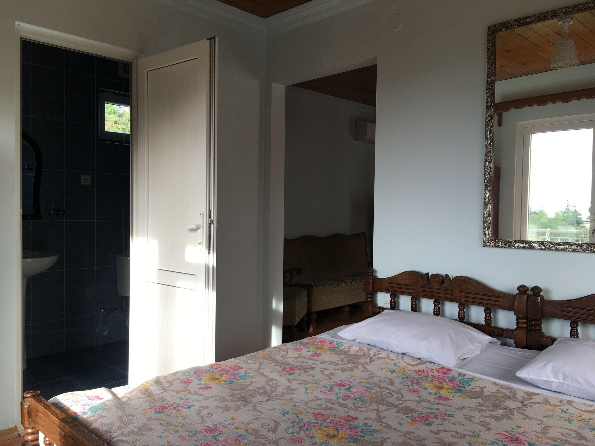 White Guest House Batumi Luaran gambar