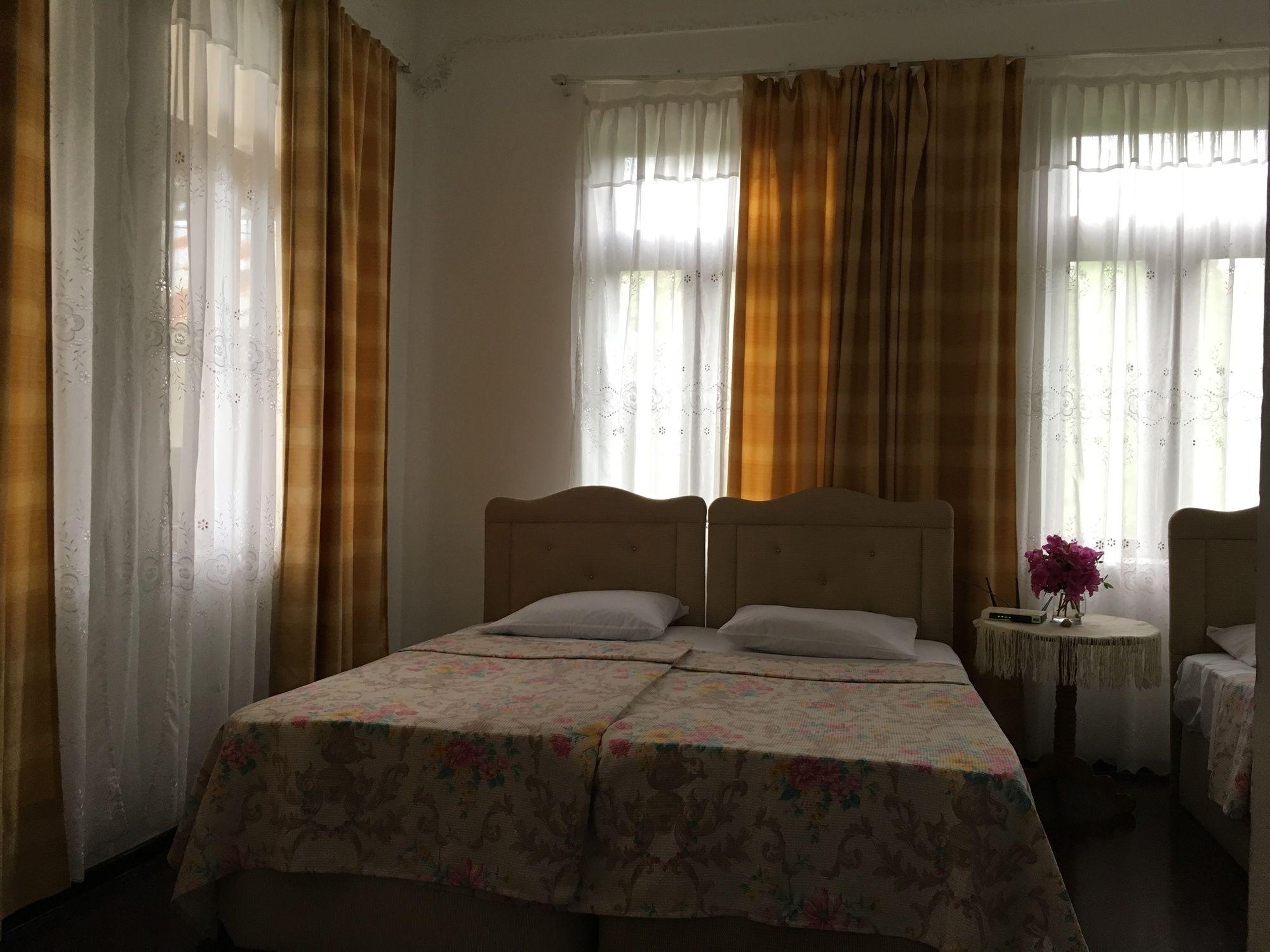 White Guest House Batumi Luaran gambar