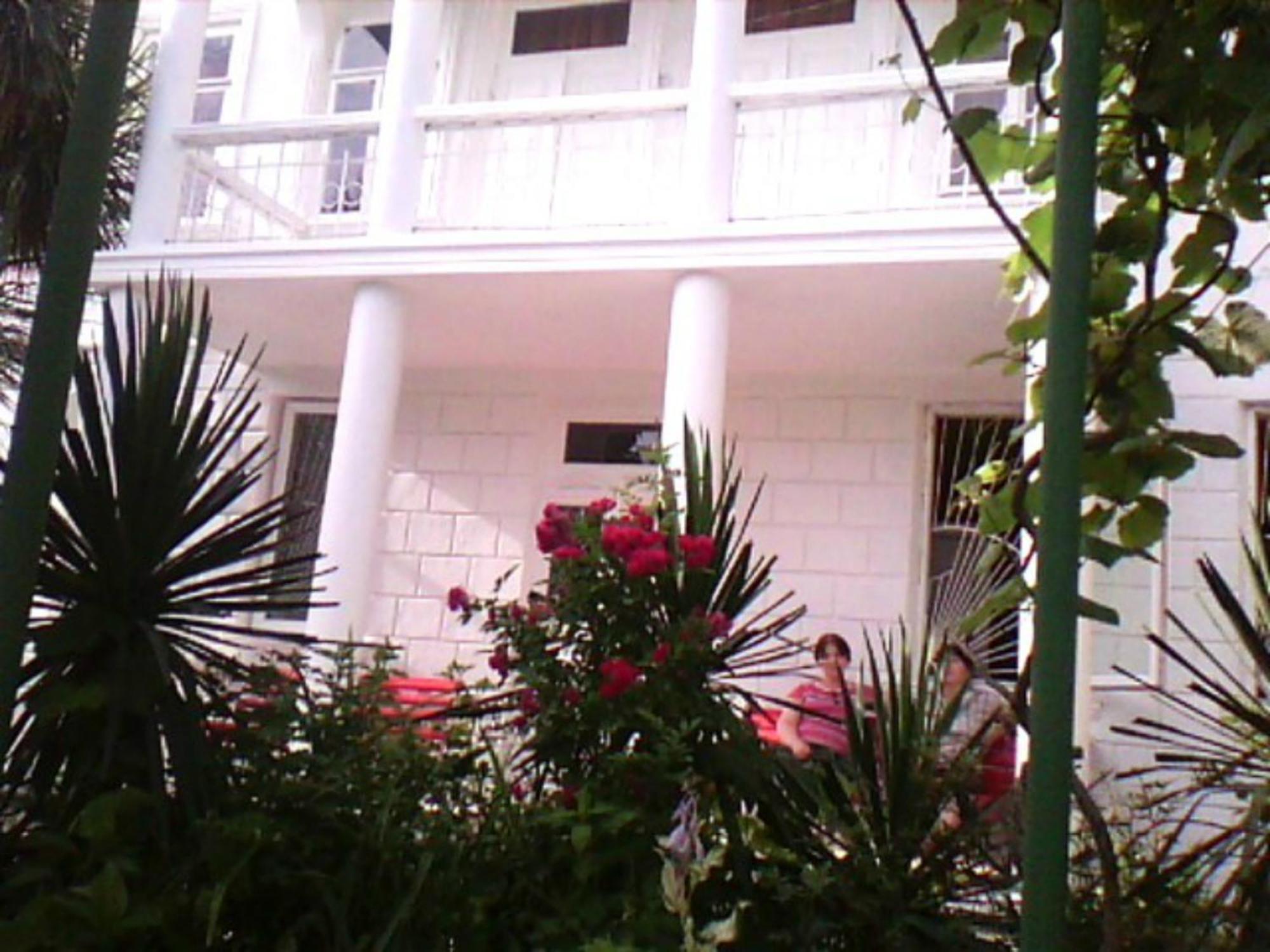 White Guest House Batumi Luaran gambar