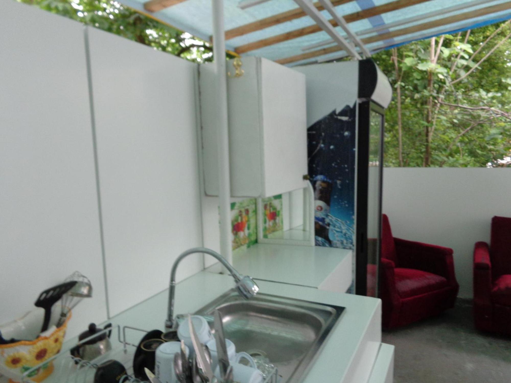 White Guest House Batumi Bilik gambar