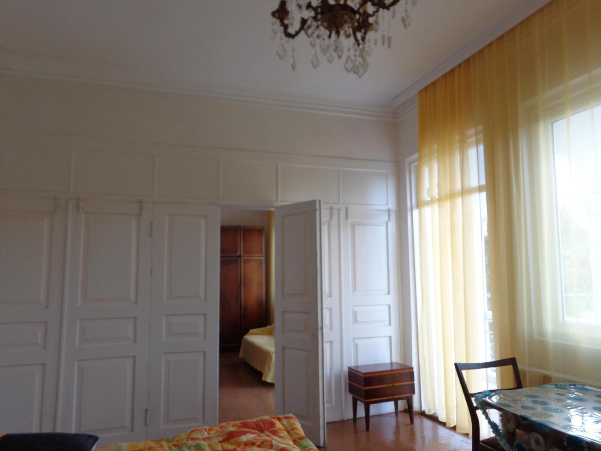 White Guest House Batumi Bilik gambar