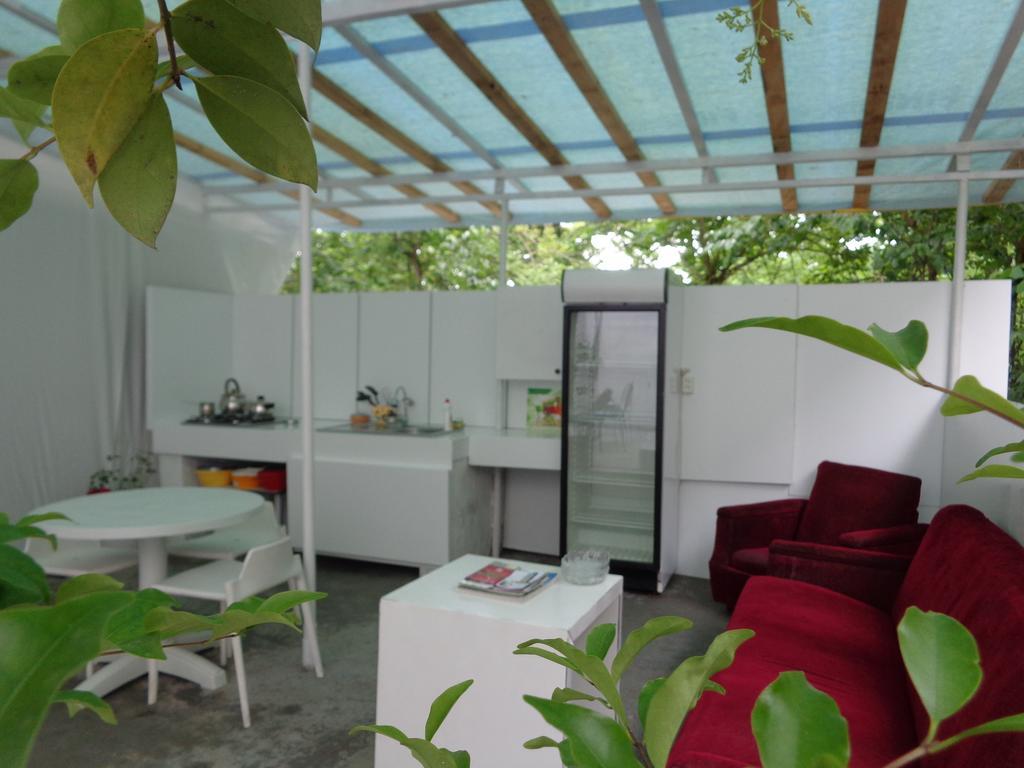 White Guest House Batumi Bilik gambar
