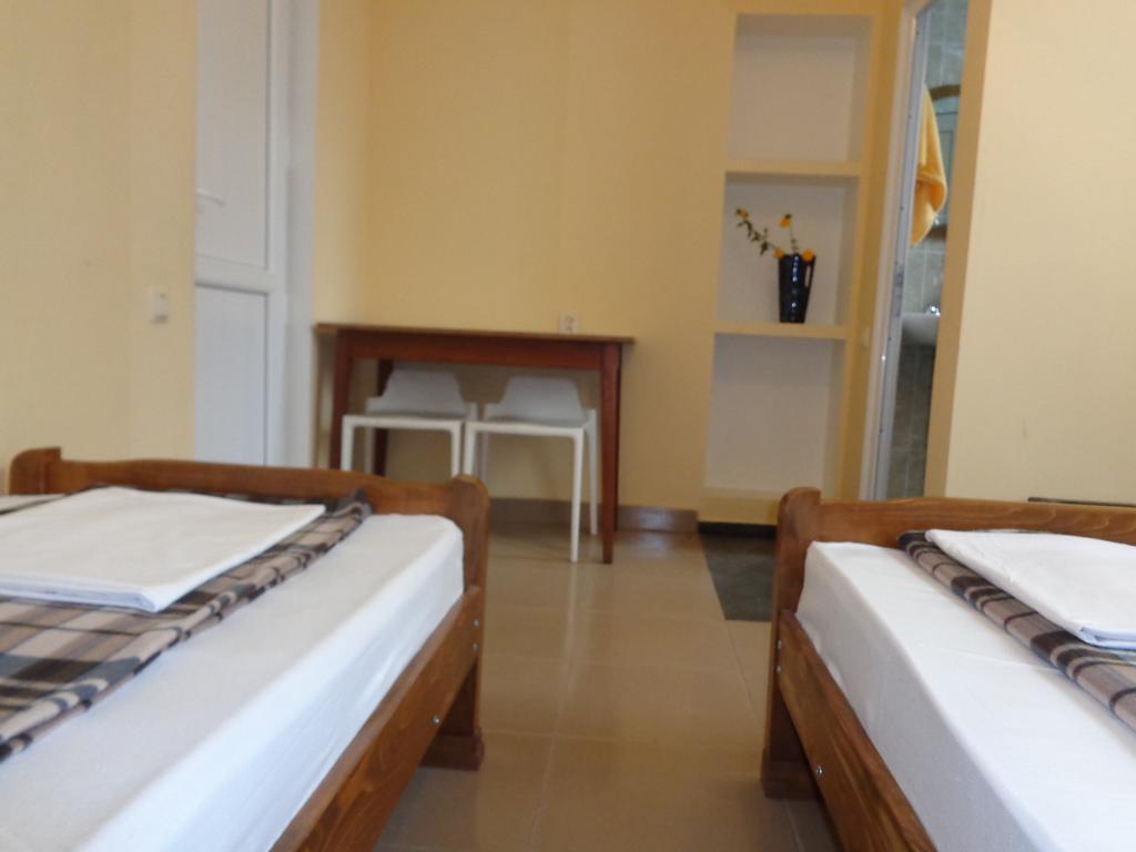 White Guest House Batumi Bilik gambar