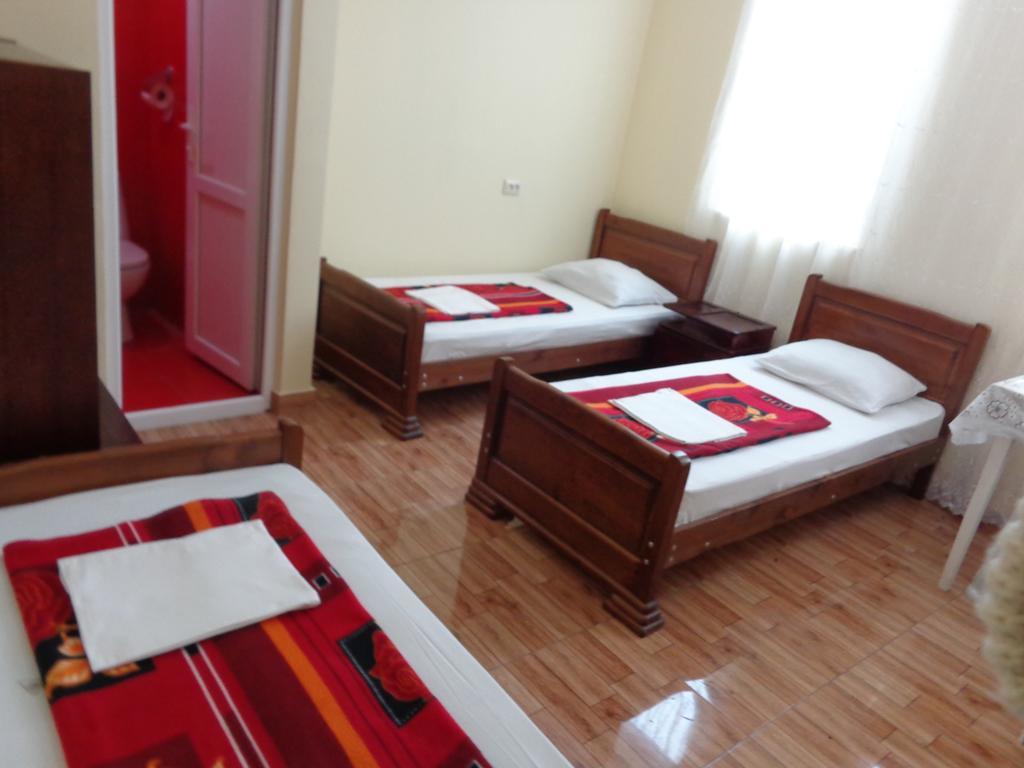 White Guest House Batumi Bilik gambar