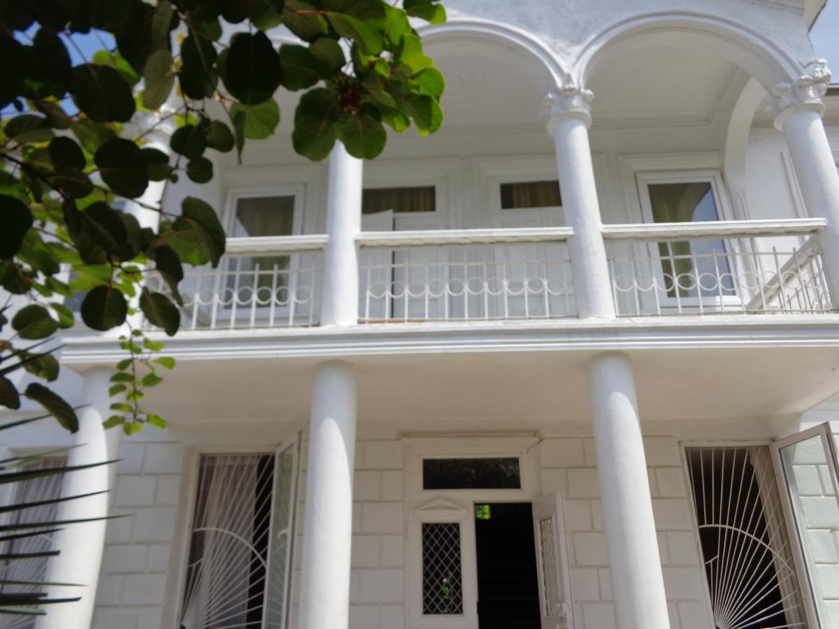 White Guest House Batumi Luaran gambar