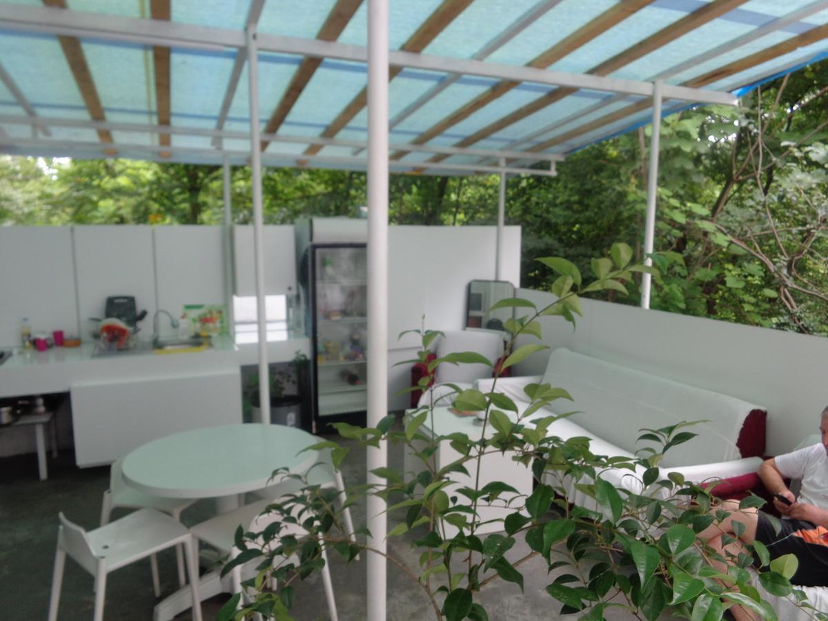 White Guest House Batumi Luaran gambar